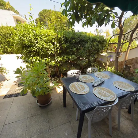 Fleurs Cap D'antibes Апартаменты *