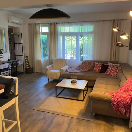 Апартаменты Fleurs Cap D'antibes Антиб